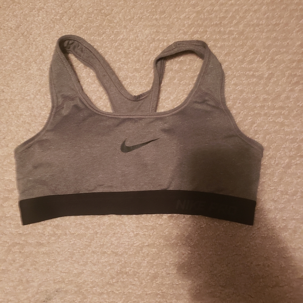Nike pro sports bra
